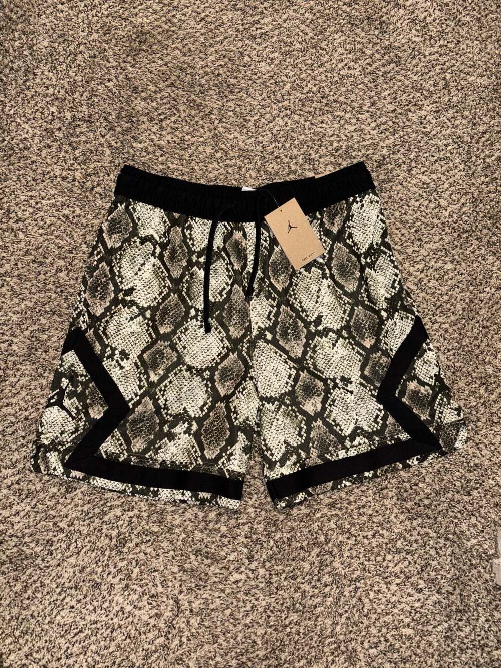Nike Jordan Dri-FIT Mesh Diamond  ‘snakeskin’. Medium men’s. NEW